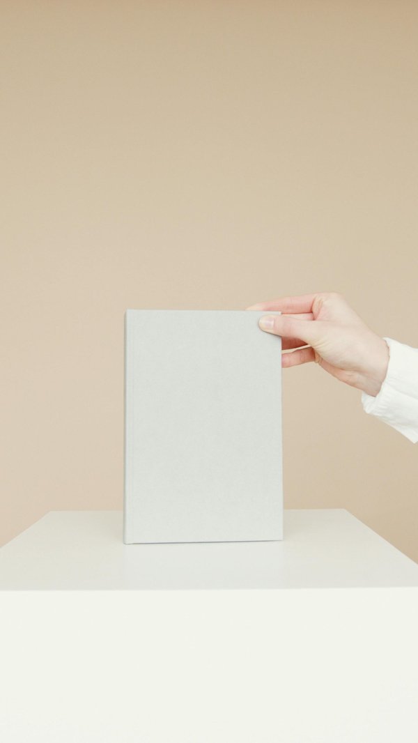 Tout savoir sur les plaques pvc sur mesure et leurs avantages